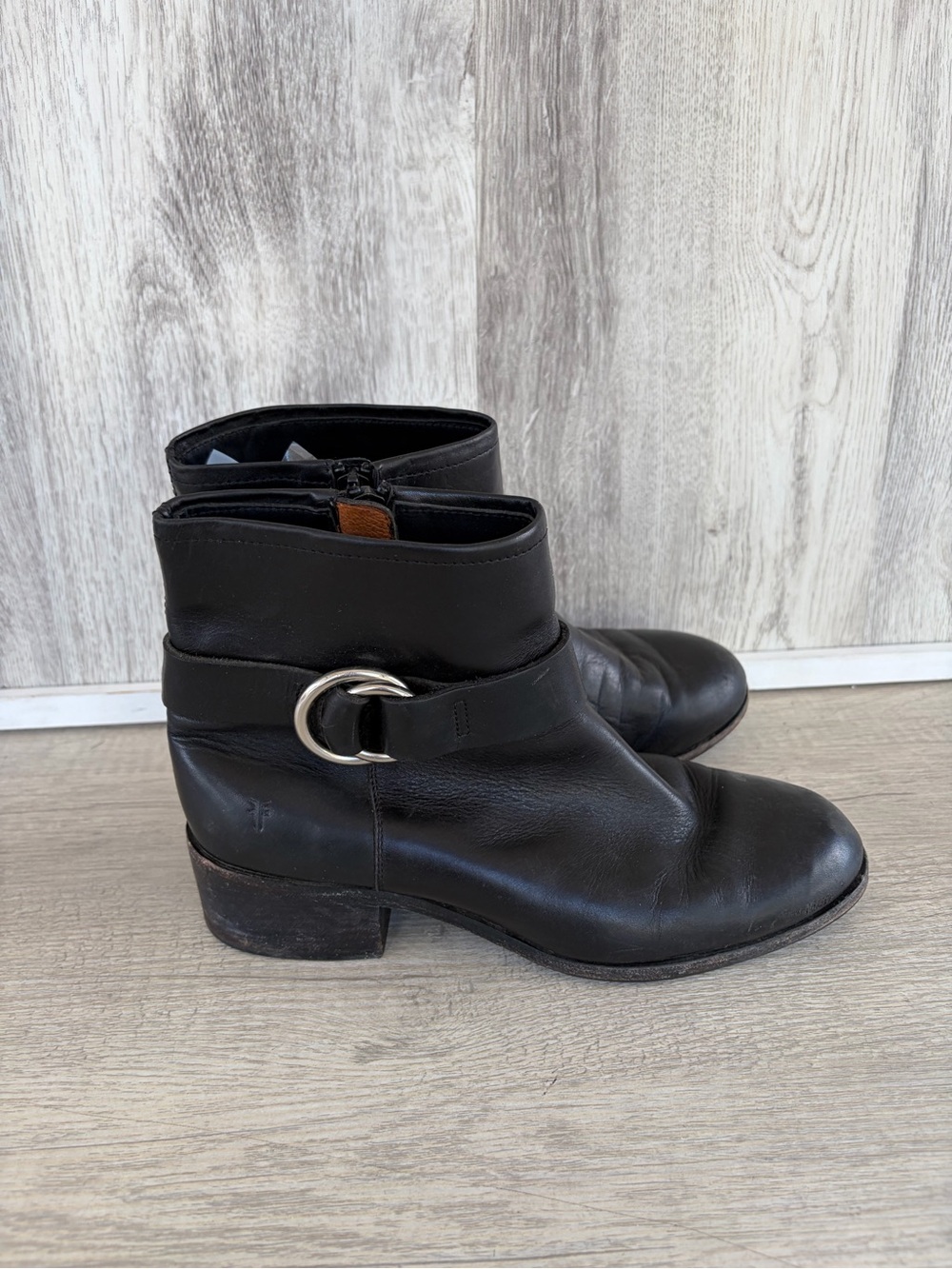 Frye Kristen Harness Boots Short Black Leather Moto Biker Women's 9 FLAW